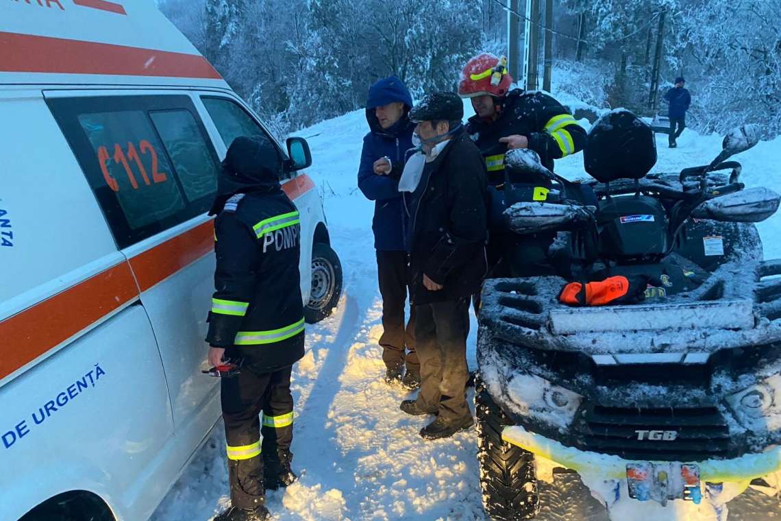 VIDEO Eroii zilei în Prahova. Au salvat un bărbat de 78 ani care avea mare nevoie de îngrijire medicală