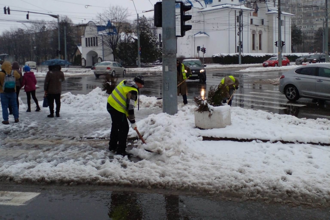 În Ploiești se deszăpezește...cu țârâita! Cum s-a ajuns aici