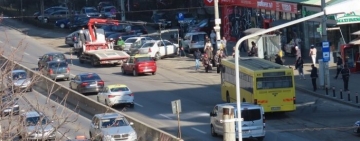 Șoferii care își lasă mașinile în stațiile TCE, sancționați de Poliția Local Ploiești