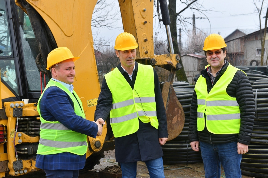 Iulian Dumitrescu, preşedintele CJ Prahova, a semnat alte şase ordine pentru începerea lucrărilor la reţeaua de gaze