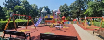 Loc de joacă nou în parcul Mihai Eminescu din Ploiești