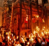 Lumina Sfântă de la Ierusalim va ajunge în această seară și în România