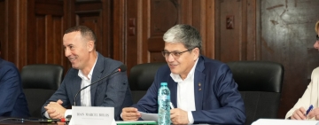 Planul lui Iulian Dumitrescu pentru Prahova: Energie gratis pentru școli, spitale, iluminat public și administrație locală