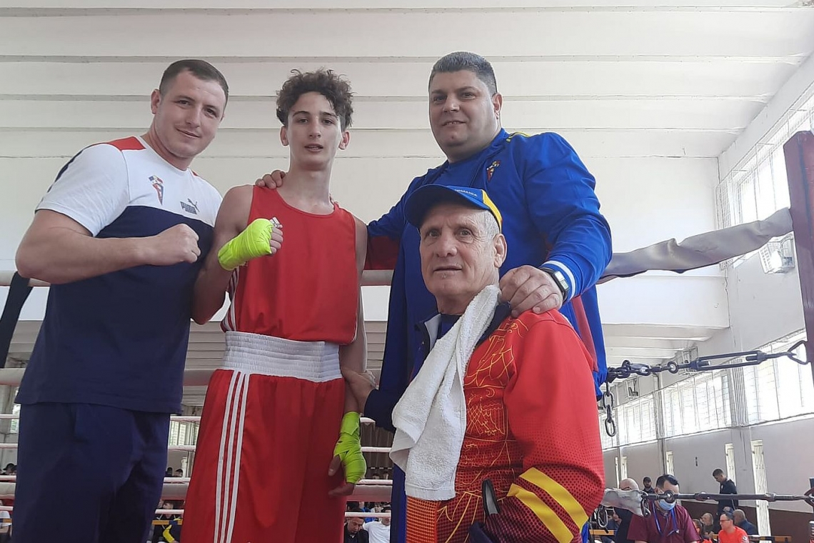 Fabian Stroe, medalie de aur la Cupa României la Box pentru Juniori, de la Iaşi!