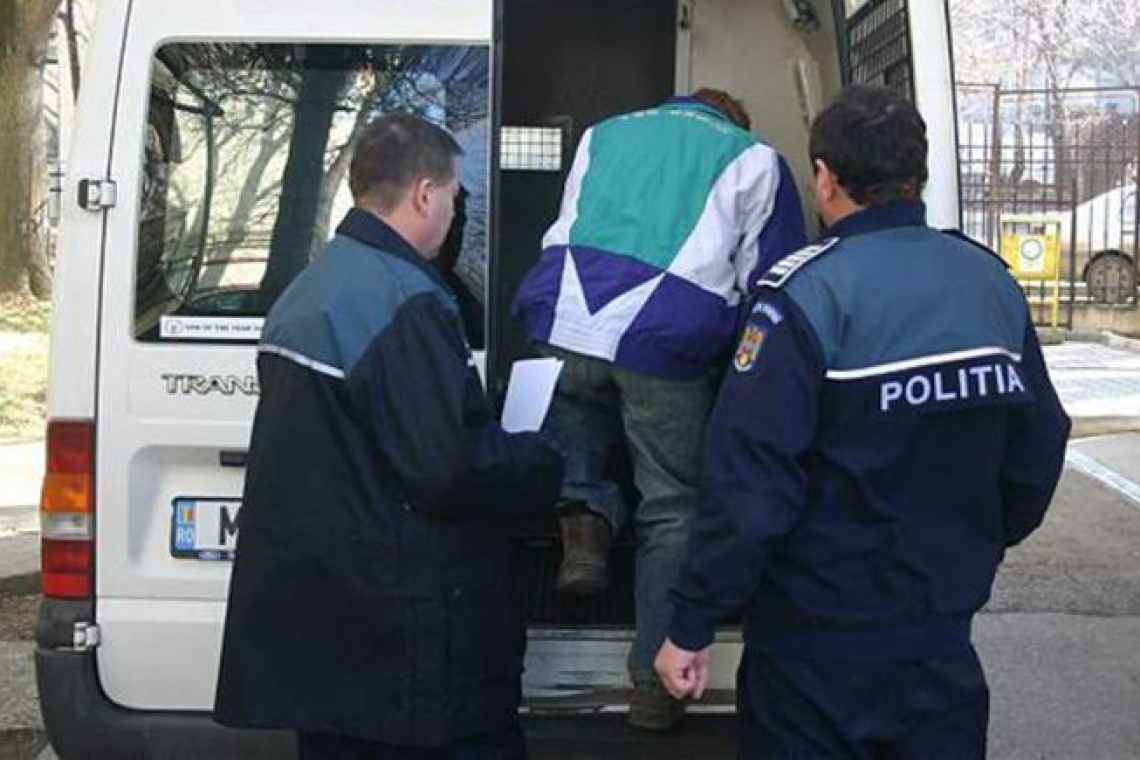 Ploieștean reținut de Poliție după ce a refuzat prelevarea de monstre biologice. Era beat și nu avea permis de conducere