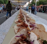 Primăria Ploiești a oferit shaorma GRATIS de Zilele Municipiului