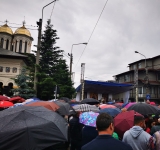 VIDEO  Pelerinaj la Biserica ”Maica Precista” din Ploiești. Credincioșii au format cozi interminabile pentru a se ruga la moaștele Sfântului Ioan Botezătorul 
