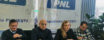 PNL Ploiești: Probabil că dl. prefect a picurat puţin Johnny Walker şi atunci se explică şi ieşirea publică de ieri a primarului Volosevici