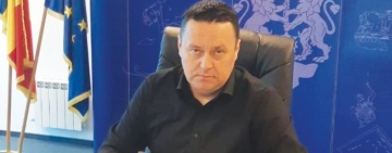 Primarul Andrei Volosevici solicită înlocuirea viceprimarului Anca Popa