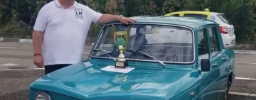 Dacia consilierului local Cristian Ganea, cea mai veche mașină românească prezentă la  evenimentul „De la cal la cai putere”