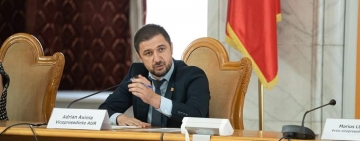 Deputatul AUR Prahova, Adrian Axinia: Am ieșit în stradă împotriva vaccinării obligatorii și pentru apărarea drepturilor românilor!