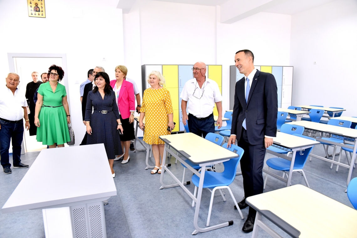 Iulian Dumitrescu: Consiliul Județean Prahova investește în educație, investește în viitor