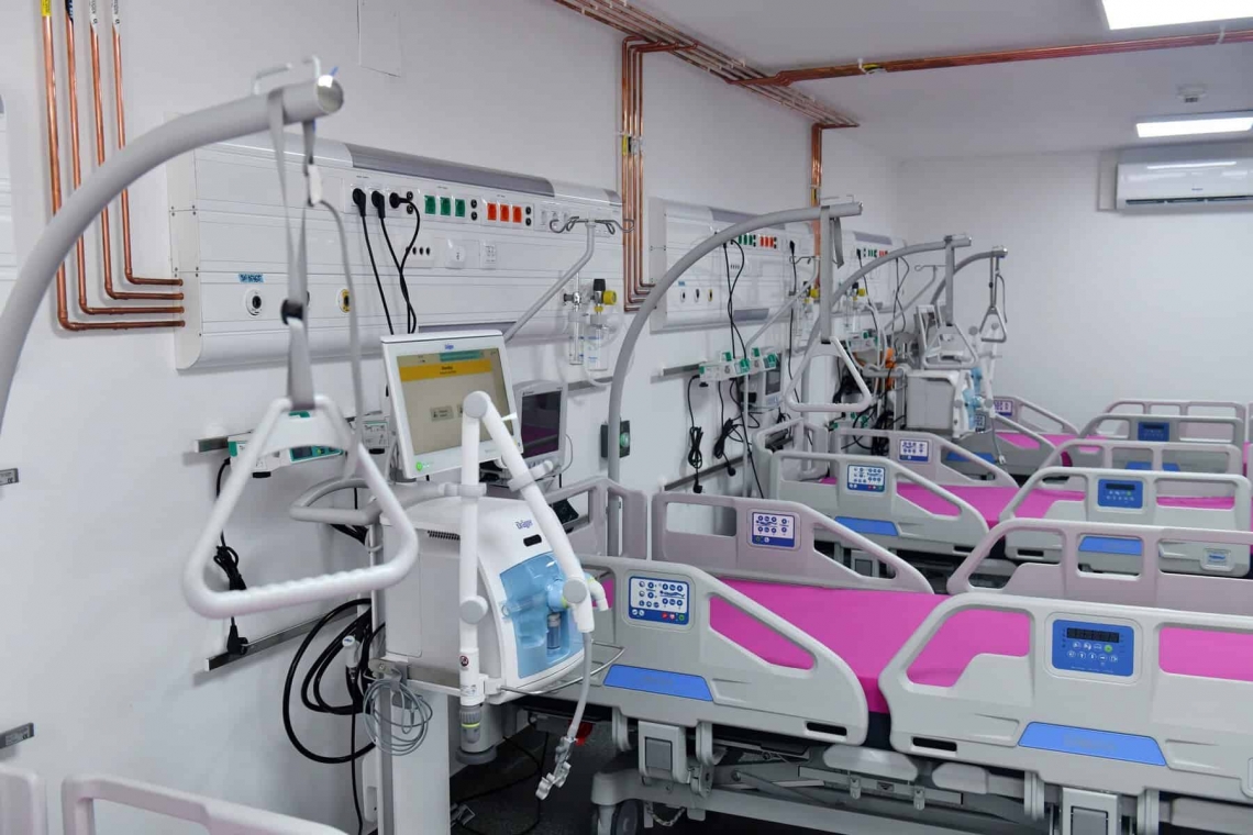 Spitalul modular din Ploiești nu poate fi folosit din cauza Ministerului Sănătății și a Primăriei Ploiești