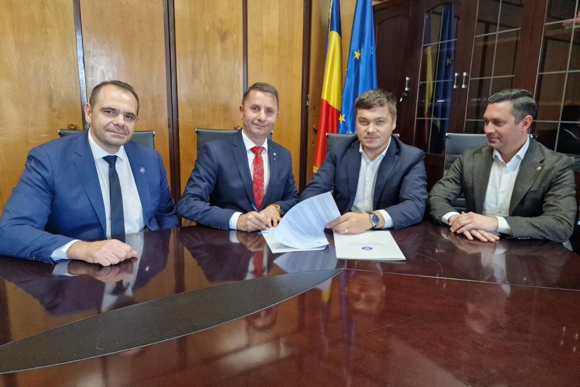 Finanțare prin programul ”Anghel Saligny” pentru canalizare în satul Loloiasca din Tomșani. Primarul Mihai Florin Pelin (PSD) a semnat contractul de finanțare