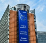Comisia Europeană Propune Măsuri Drastice în Lupta împotriva Schimbărilor Climatice: Obiectivul de 55% Reducere a Emisiilor până în 2030