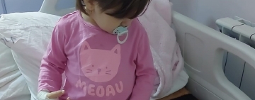 Anastasia, un înger de nici 2 ani din Prahova, luptă să învingă leucemia. Fetița are nevoie de sânge