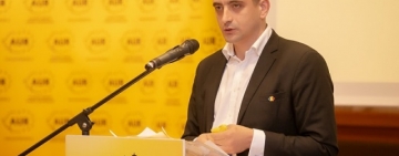 George Simion: Comasarea alegerilor este un demers discreționar și antidemocratic