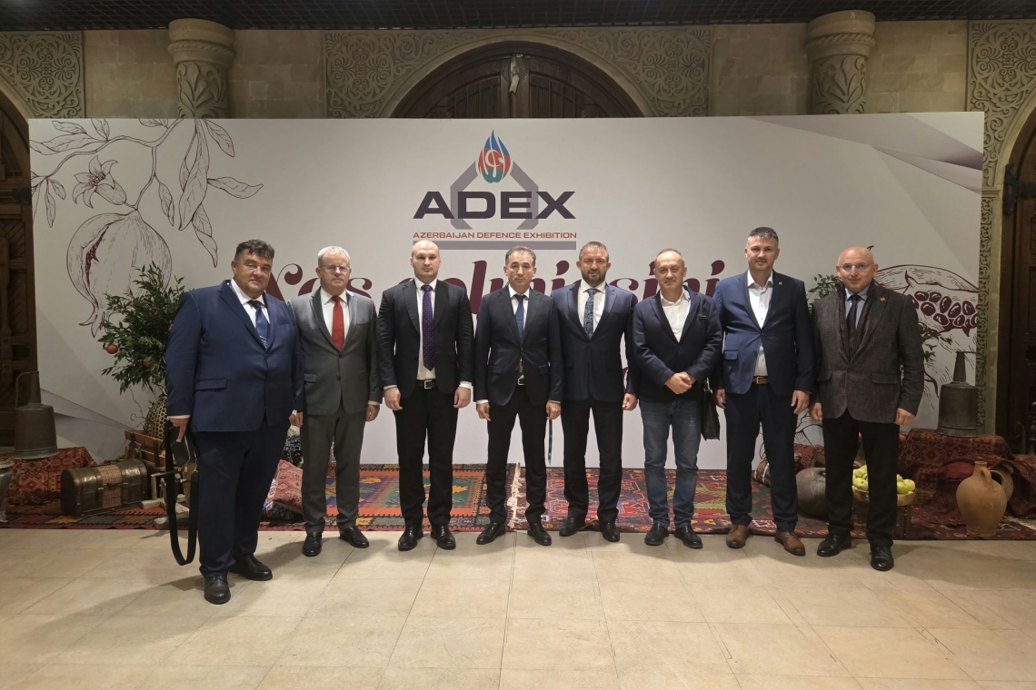 Industria românească de apărare caută noi parteneriate la Baku. ROMARM: „Trebuie să dezvoltăm capacități noi de producție cât mai rapid”
