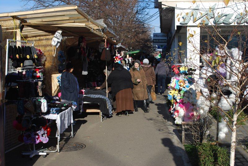 DePrahova Târgul de Crăciun din Ploiești, mascat de cel ţigănesc FOTO