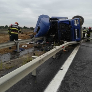 545724d5-9b06-434d-aab9-be03ec5d3056