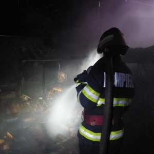 incendiu noaptea (3)